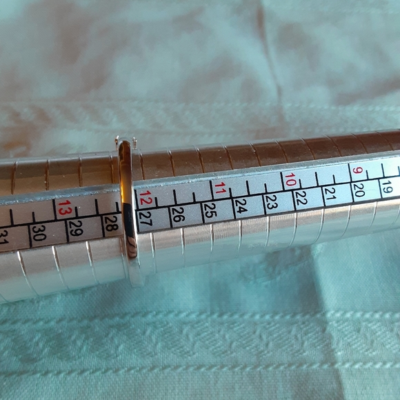 Stunning white topaz silver ring size 12. - Picture 5 of 7